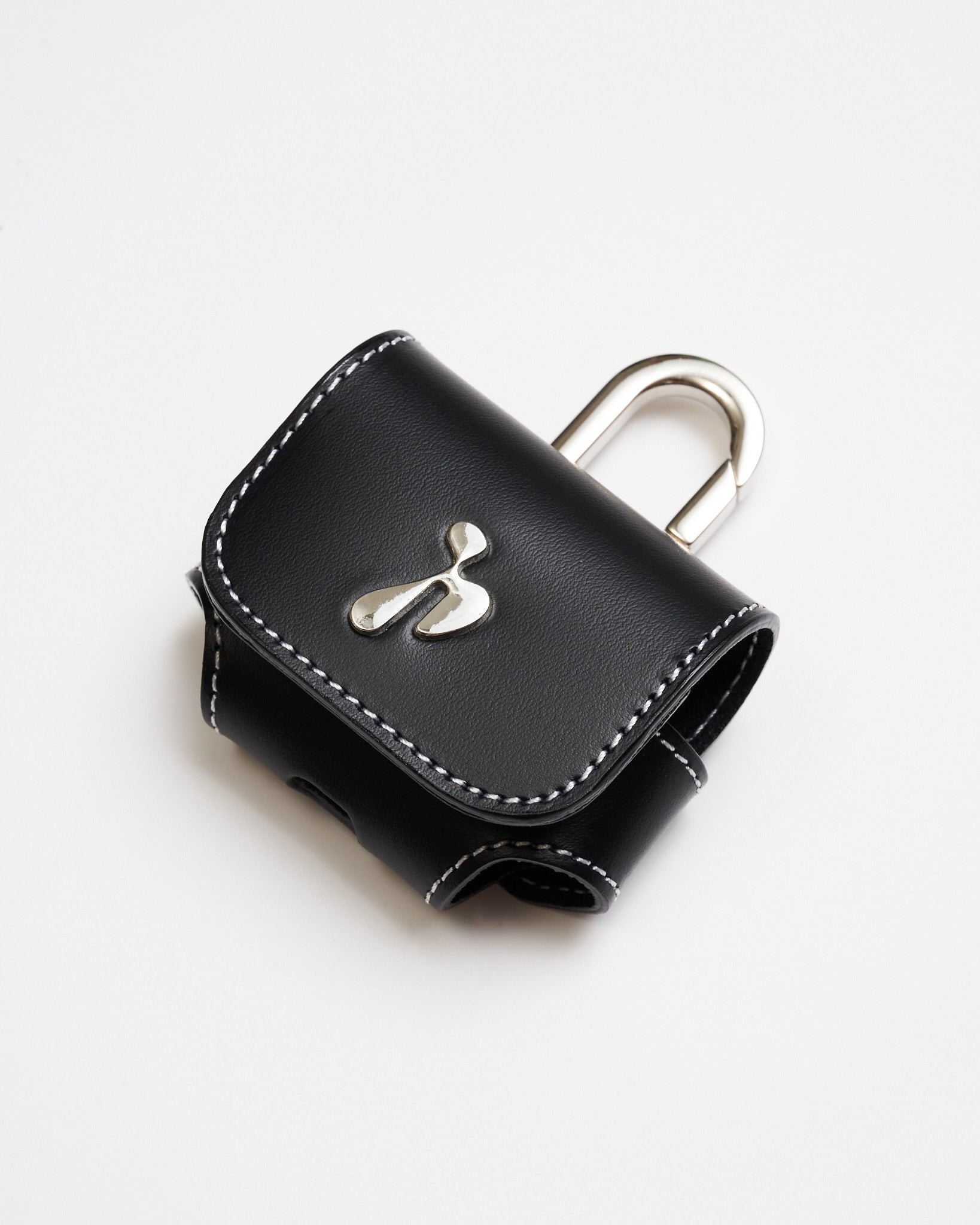 HIDAKA -【AIRPODS PRO CASE(BLACK)】ヒダカ ケース ブラック – MUZE TOKYO