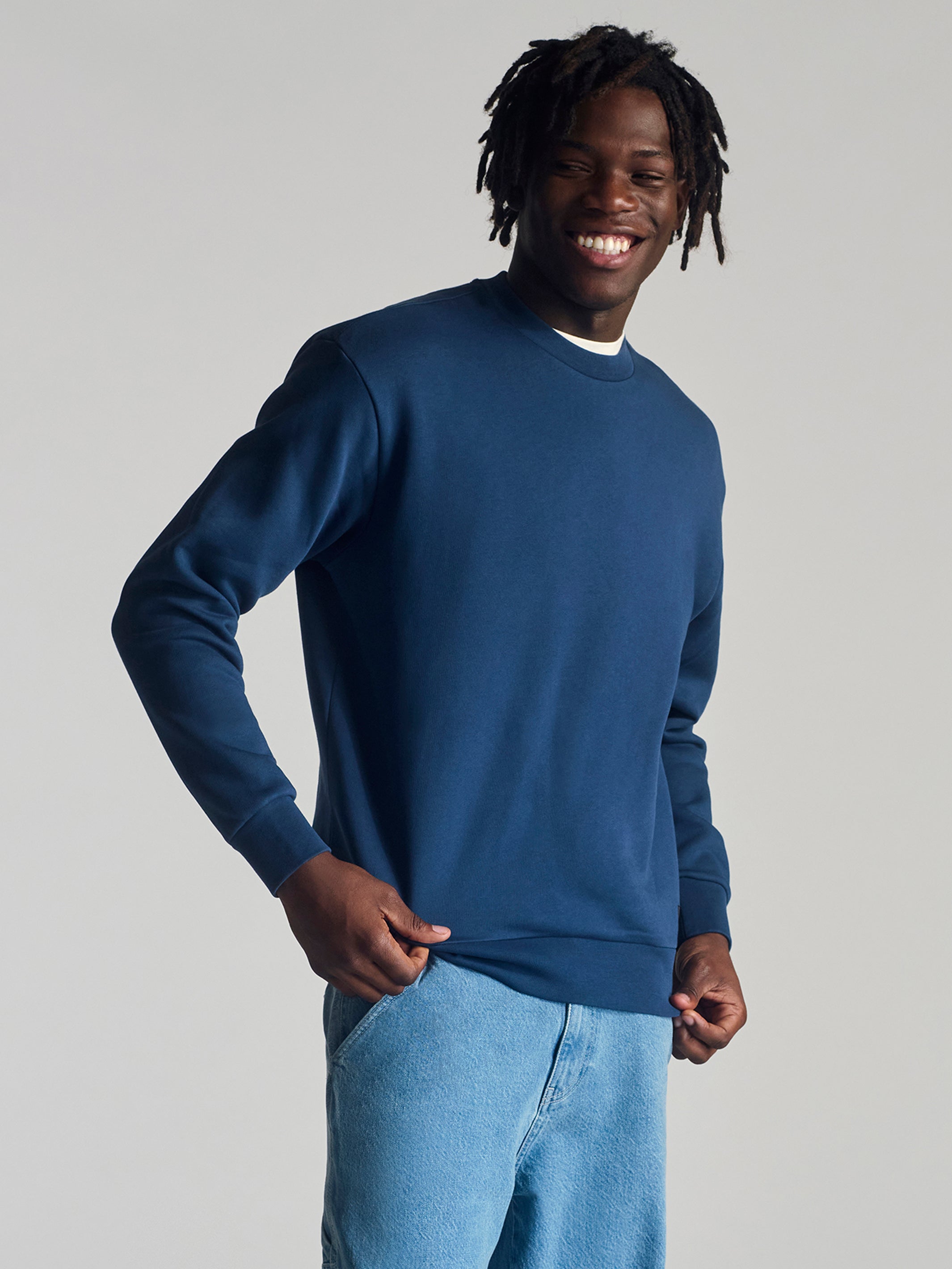 Men's Hoyt Crew Neck Sweatshirt In Dark Denim | Brooklyn Industries