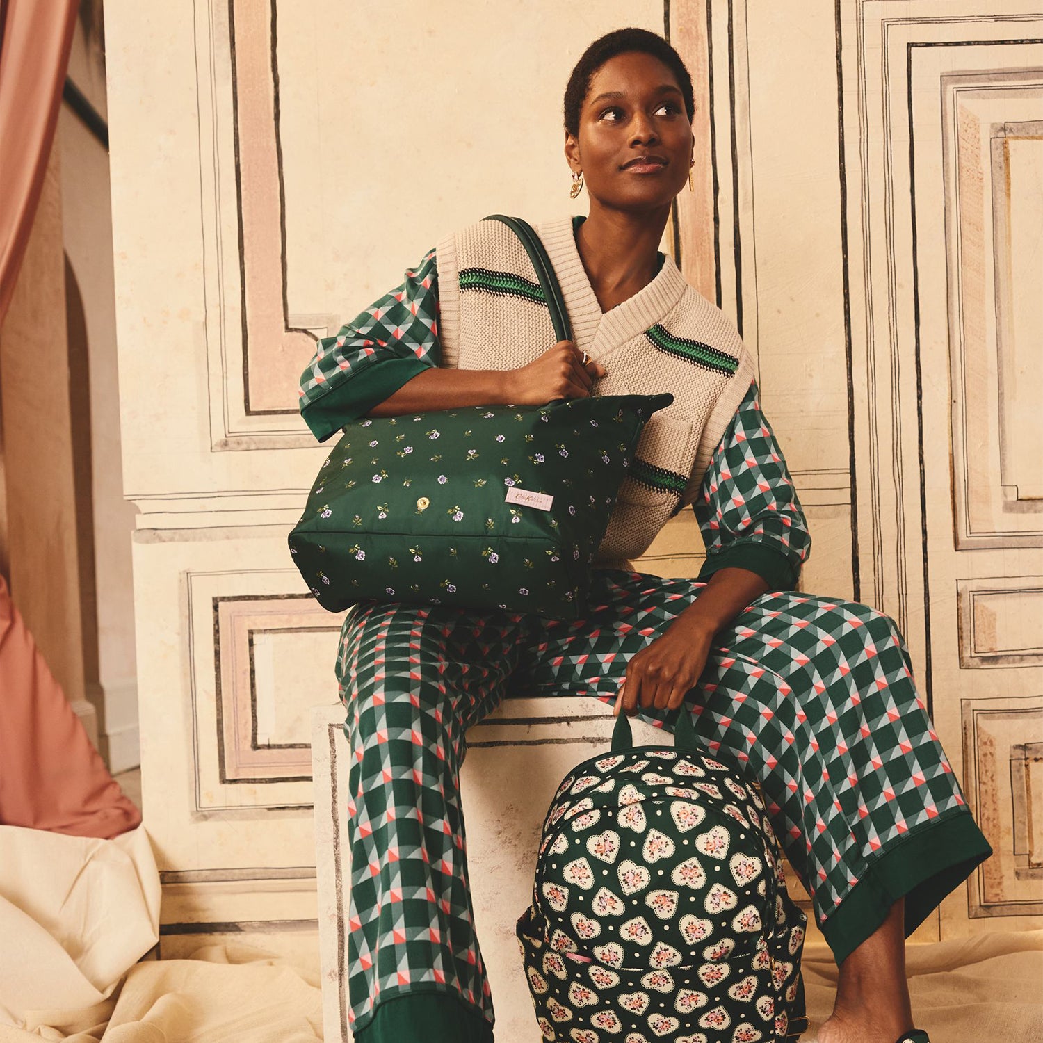 ミディアム フォルダウェイ トート Lace Sprigs | Cath Kidston 日本