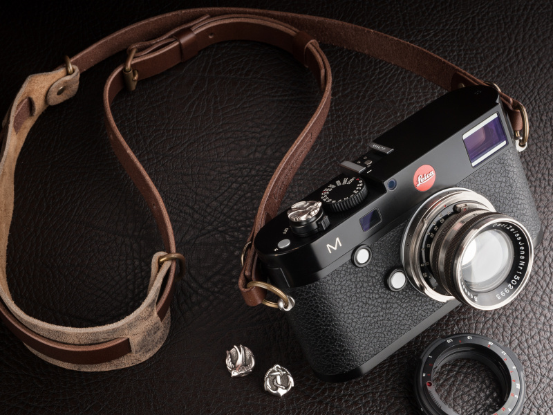 デジカメドレスアップ主義：ブラックニッケルの光沢に酔う - デジカメ