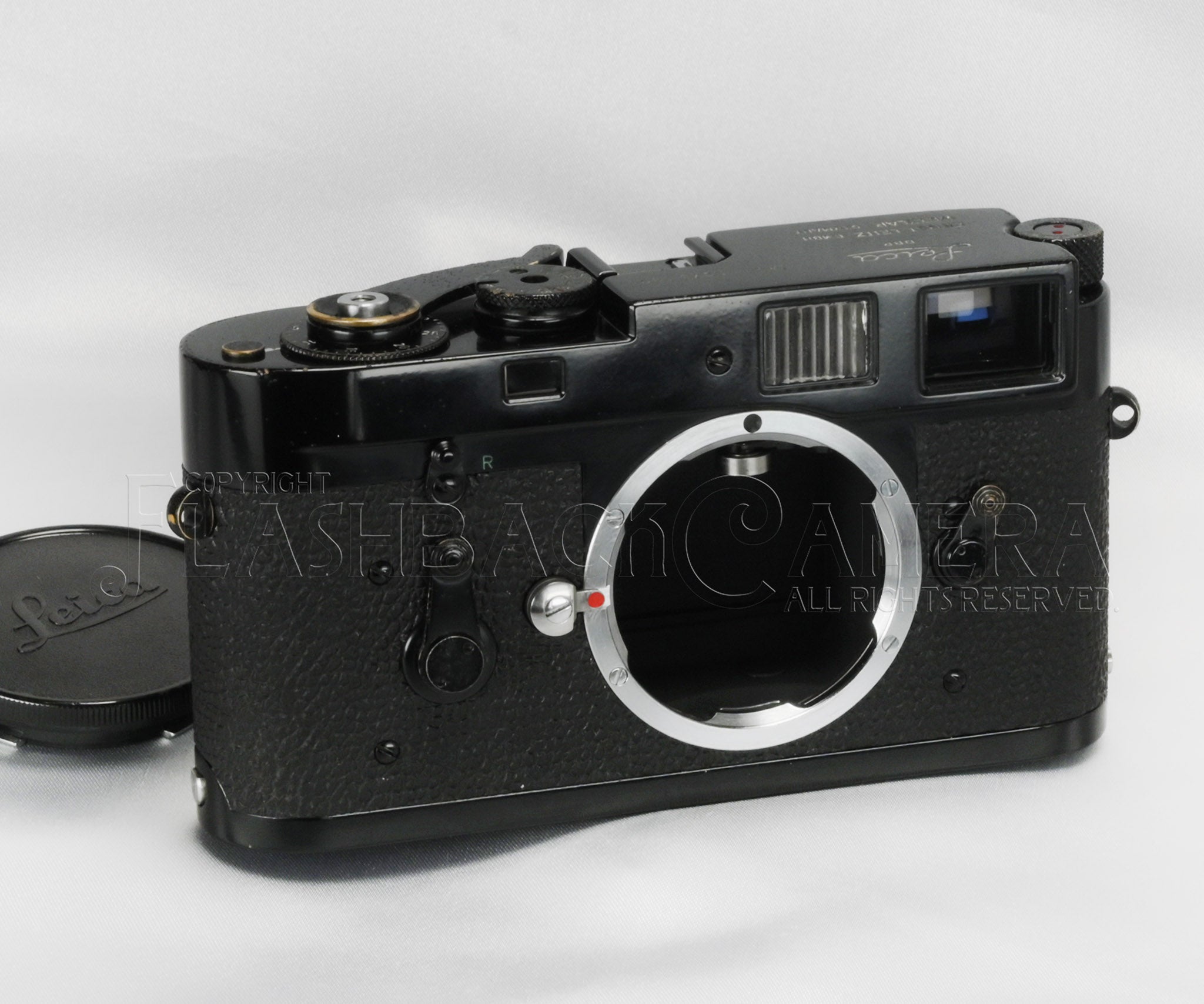 Leica M2 Black Paint – FLASHBACK CAMERA