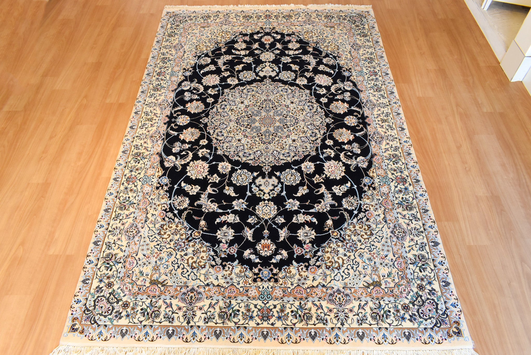 ペルシャ絨毯 イラン ナイン産リビングサイズ 200×310