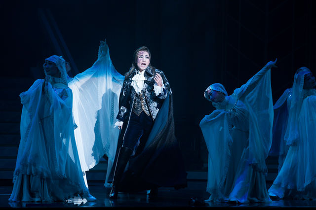 望海風斗＆真彩希帆コンビによる、これぞ決定版の風格を備えた上演