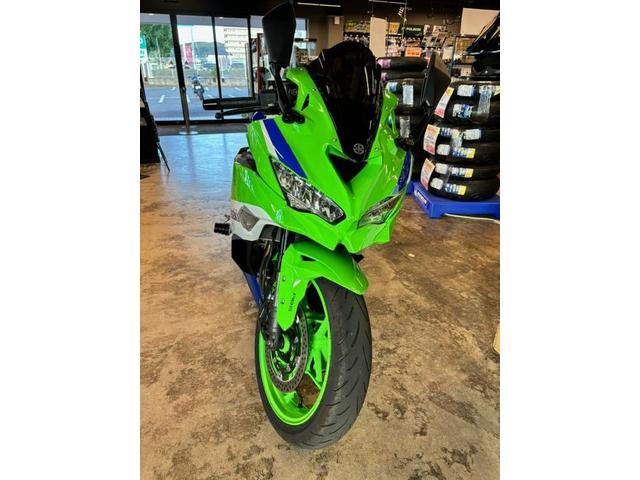 ZX-4RR エンジンスライダー取付（ライコランド 熊本インター店の作業