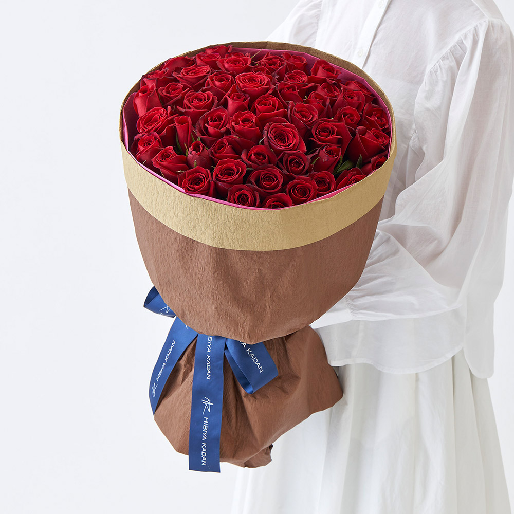 60本の赤バラの花束「アニバーサリーローズ」 | 花・花束を贈る