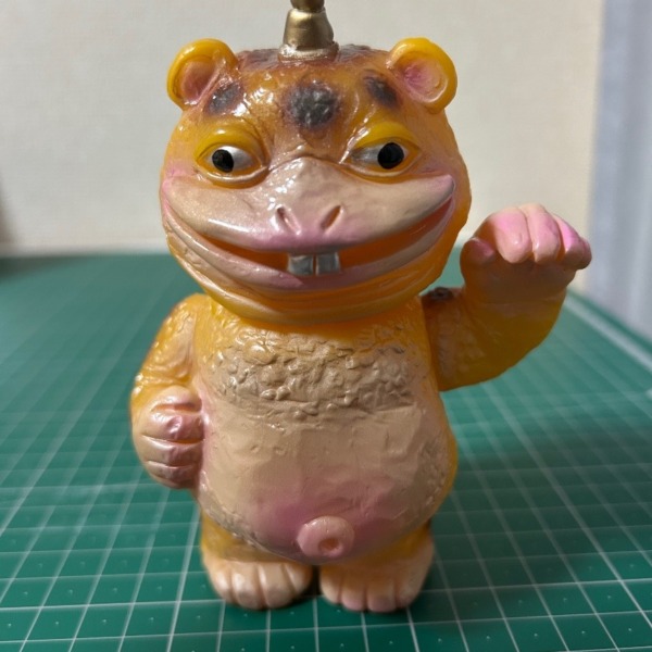 カネゴン」ジャンボ指人形 | ソフビマニア - 日本最大のソフビ検索