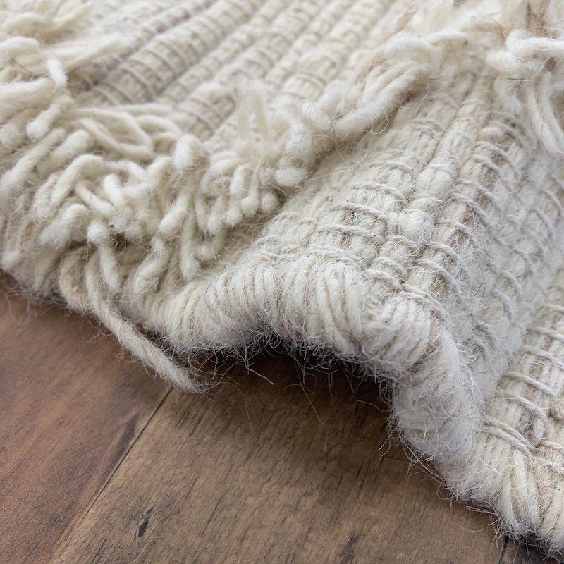 ウール100％のおしゃれなインド製手織りラグ WOOL CROSS RUG