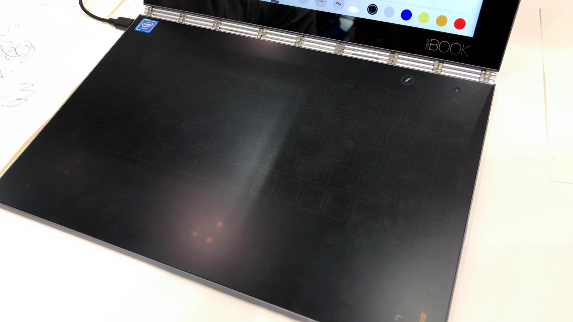 2in1の変態タブレット「YOGA BOOK」実機レビュー！Haloキーボードや