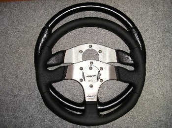 MOMOレース（32φ）ステアリング交換の巻