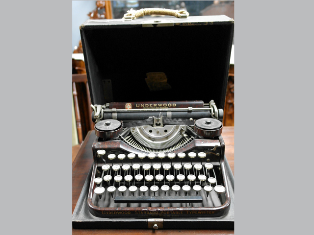 特集 タイプライター – 西洋アンティーク雑貨や英国MINIパーツの販売