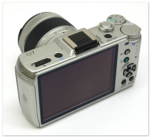 カメラの八百富｜PENTAX ペンタックス Q7 が新発売 - 中古カメラご一行