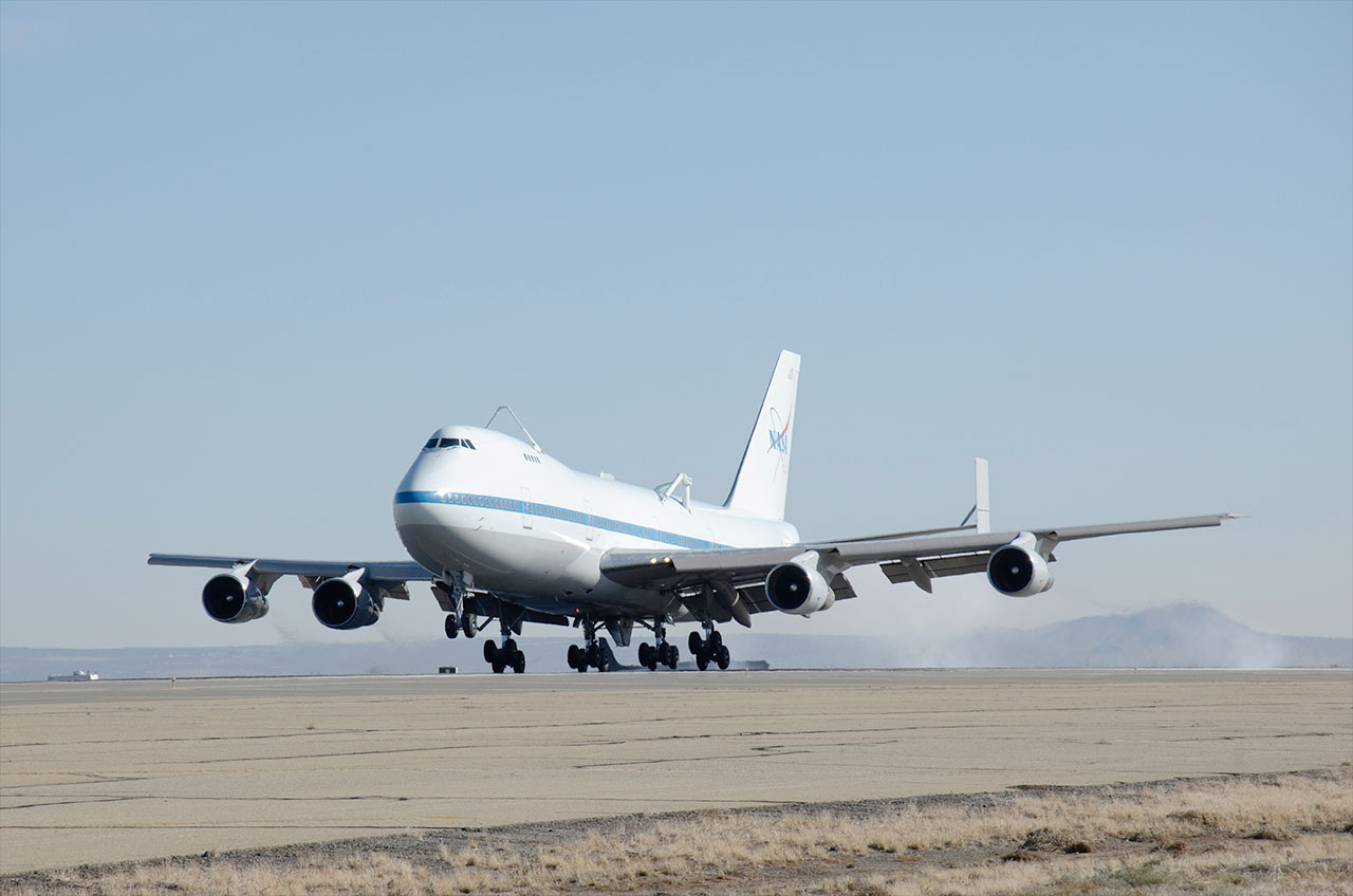 希少‼️NASA Enterprise w/Boeing 747-100SCA 46 Years Ago A Modified