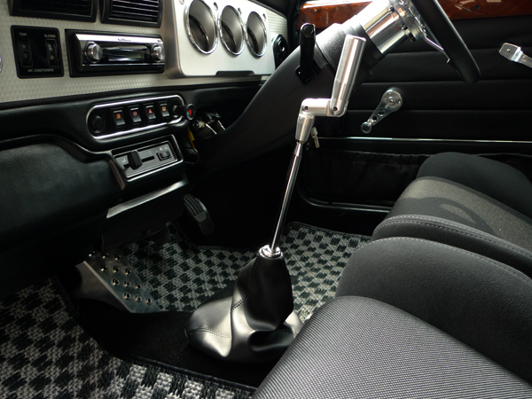 ローバーミニ デルタ クイックシフトキット取り付け - FUTUREWING.net