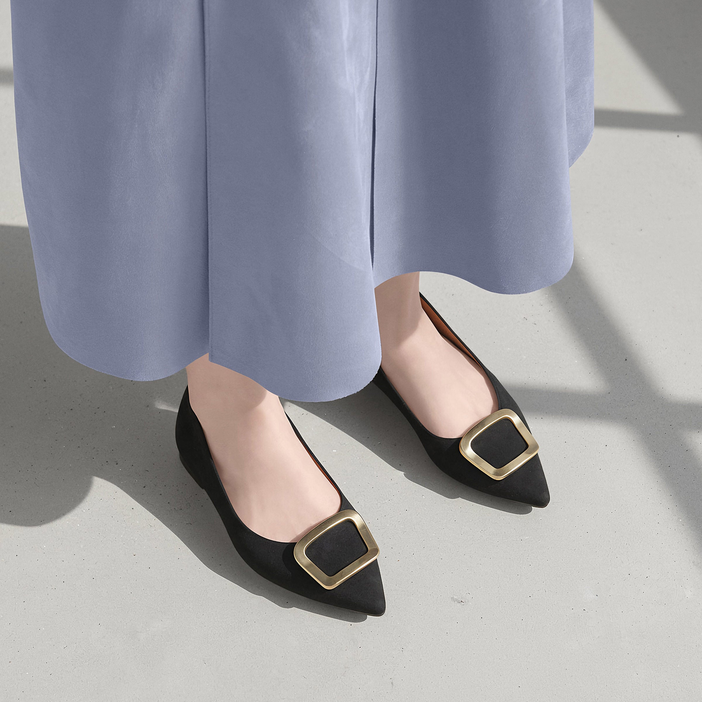 20%OFF：2025AW：ポインテッドトゥ バックル付き フラットシューズ