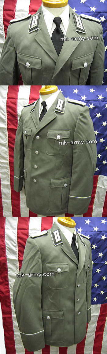 旧東ドイツ陸軍・士官用制服(襟章＆肩章付き)Medium