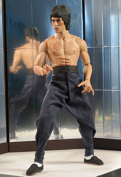 Review and photos of Hot Toys Bruce Lee Enter the Dragon DX04