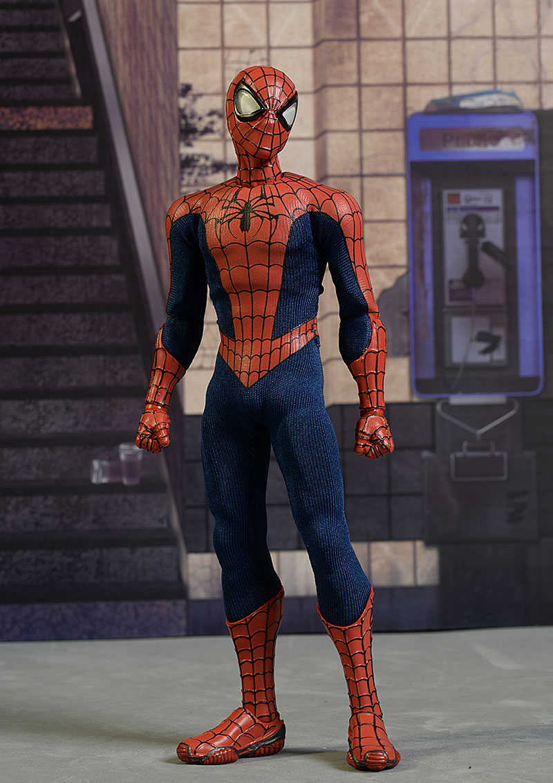 Review and photos of Spider-man One:12 Collective action figure by