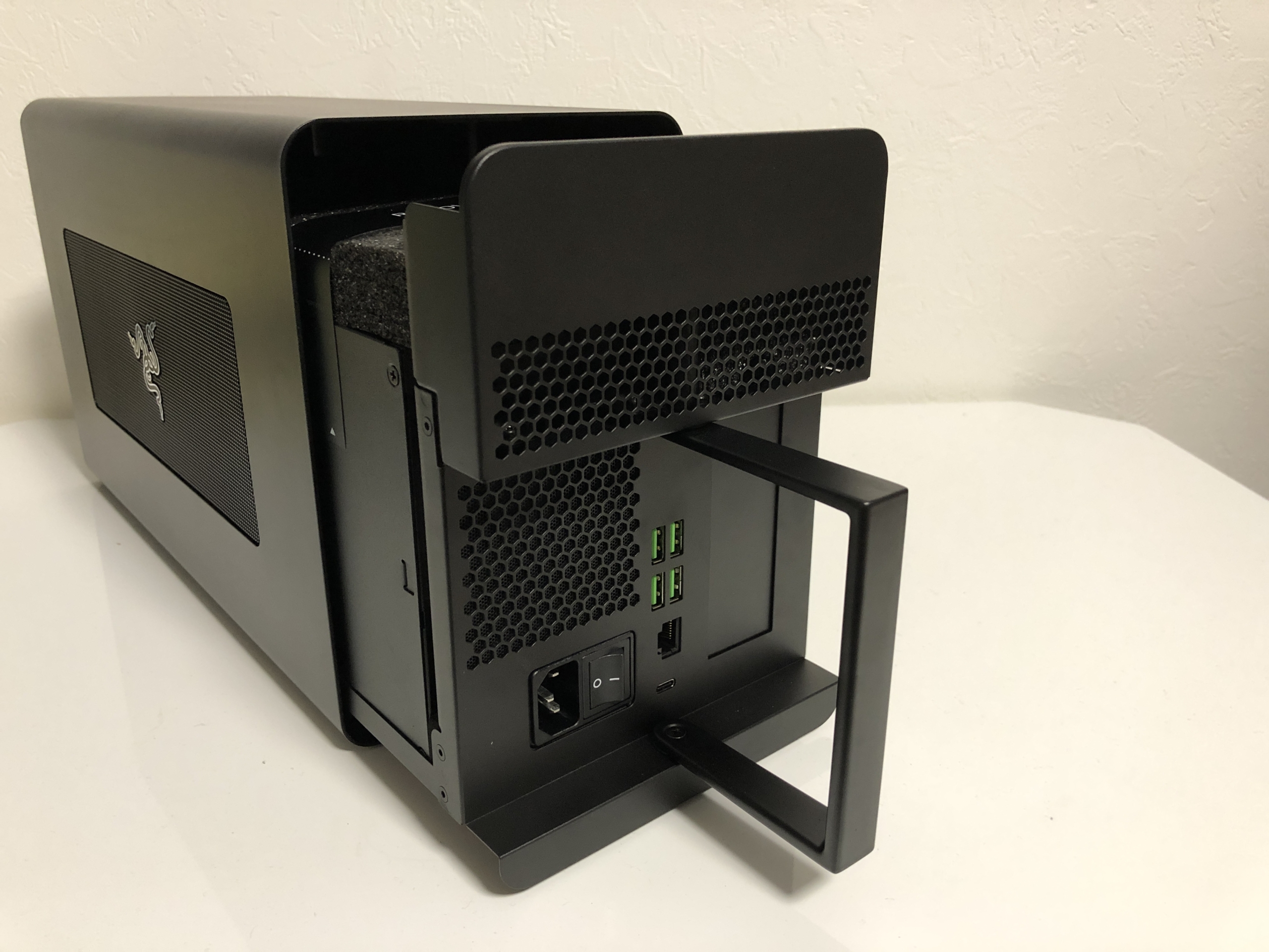 Macbook Proのグラフィックを強化してみた – RX 5700 XT Razer Core X