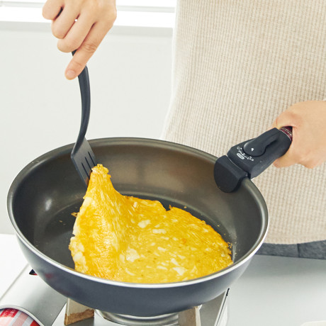 SURUTTO 26cmフライパン 単品》200万回の耐摩耗性試験をクリアした