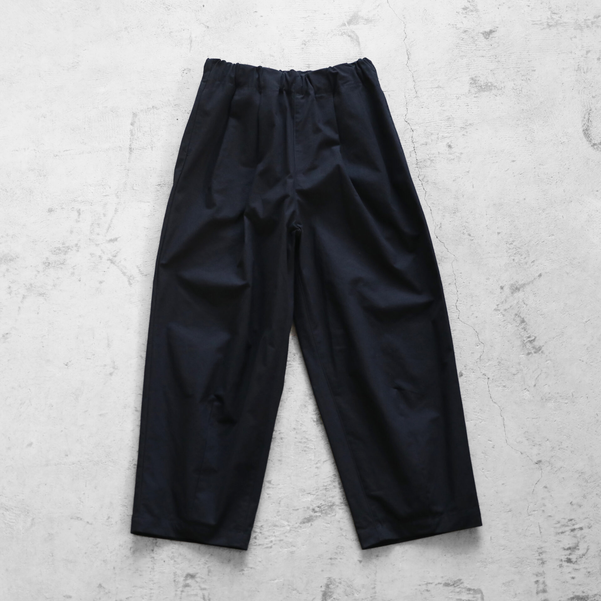 バフクロスワイドパンツ（ブラック）【ユニセックス】504をリリース