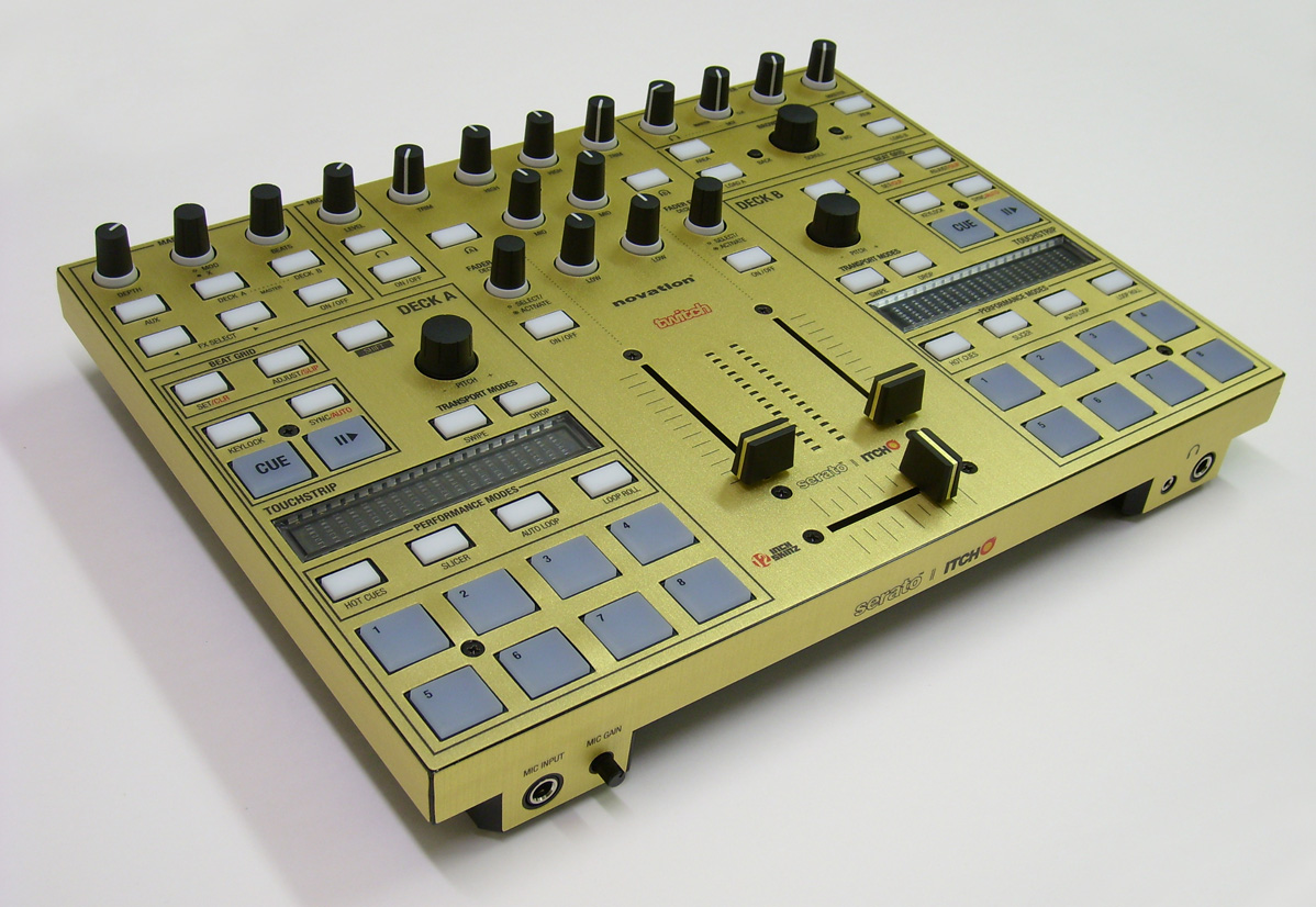 Novation Twitch Skinz - Brushed Metallic - 12inchSkinz