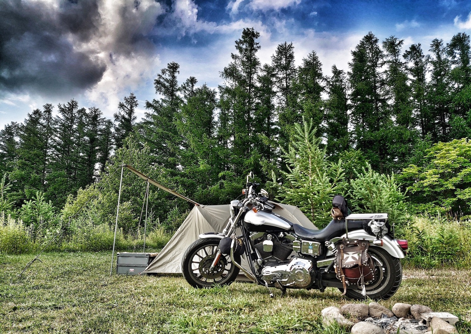 ツーリングはもちろん、キャンプ先での料理にも！「GENIUS」“タフで