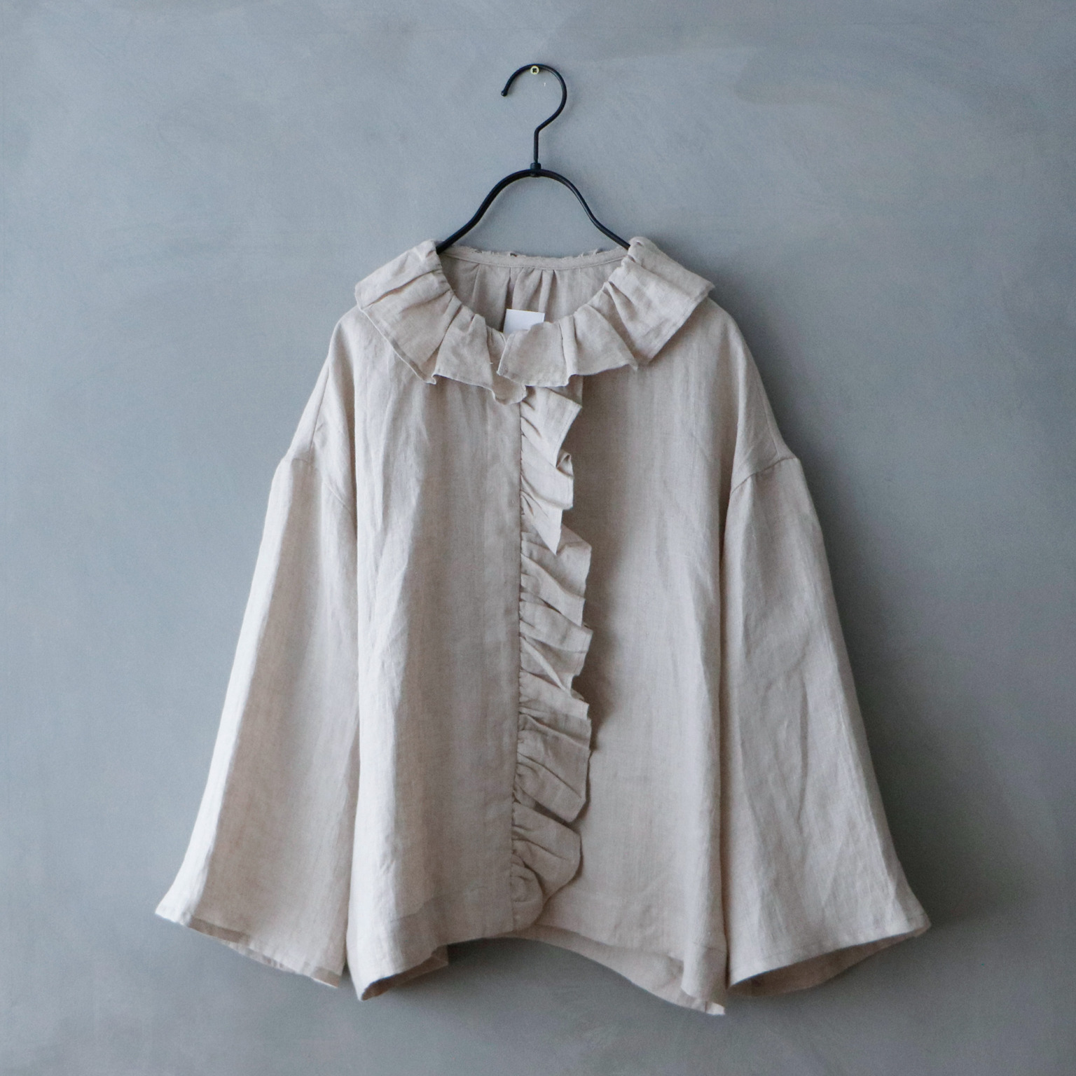 MAGALI（マガリ）BL262NA コルトレイクリネン・フリルブラウス