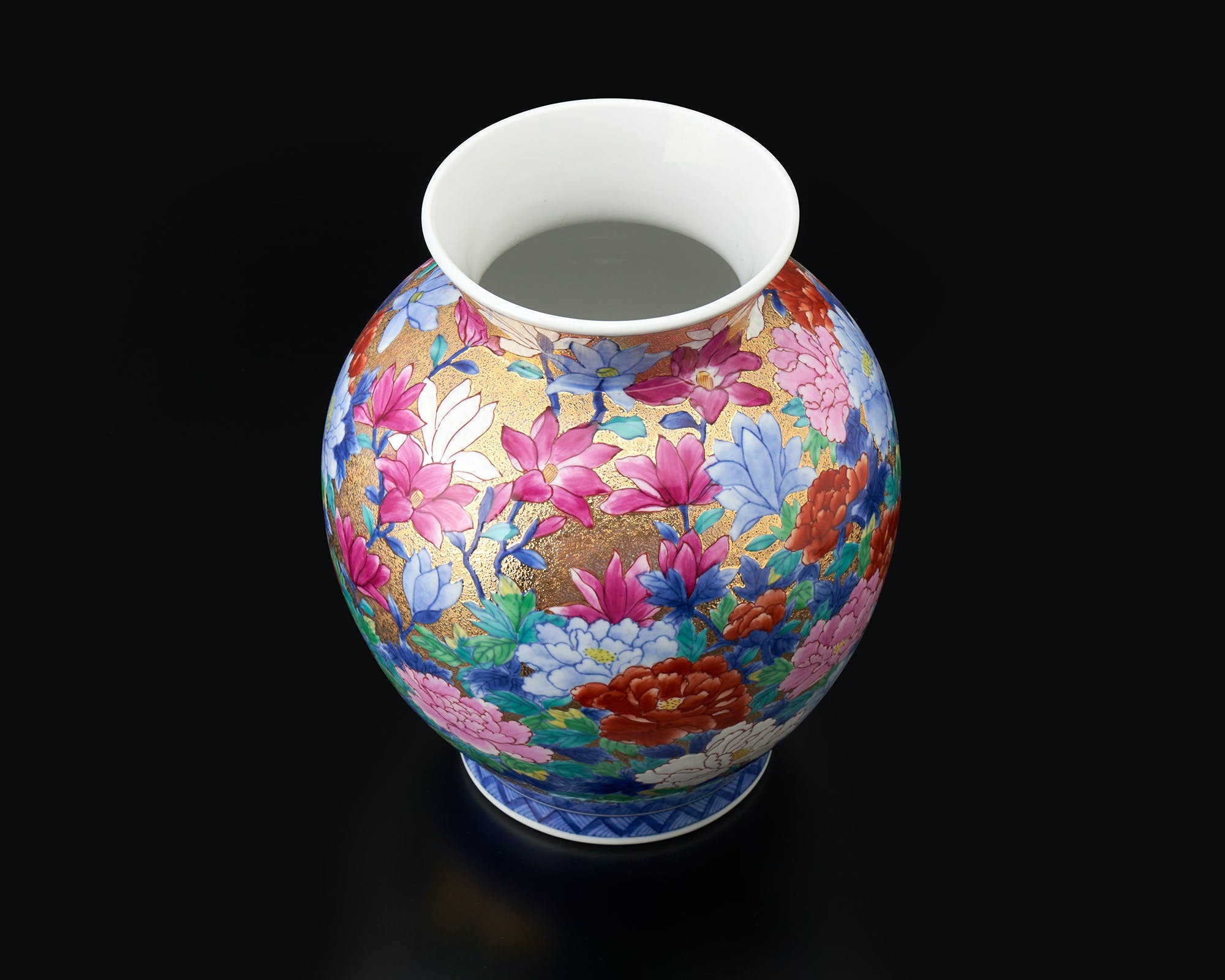 花器「花瓶 金彩春爛漫図」 金龍窯 江口天童 有田焼 陶磁器 – Takumi Japan