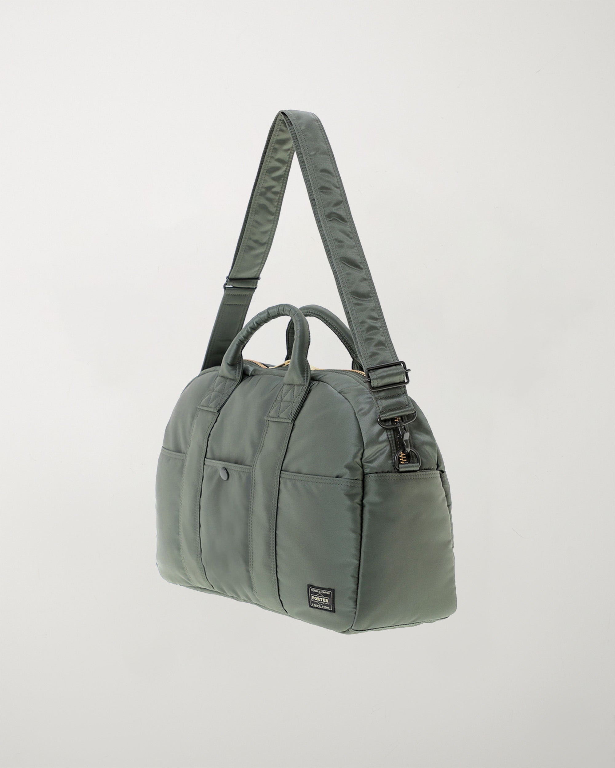 Porter Yoshida – Tanker Madison Boston Bag (M) Sage Green – Tenue