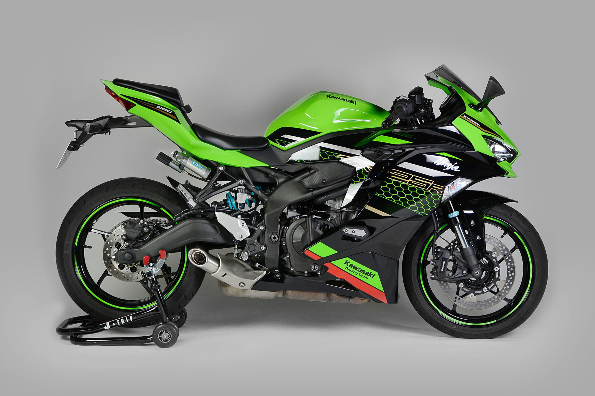 ZX25R-1.jpg