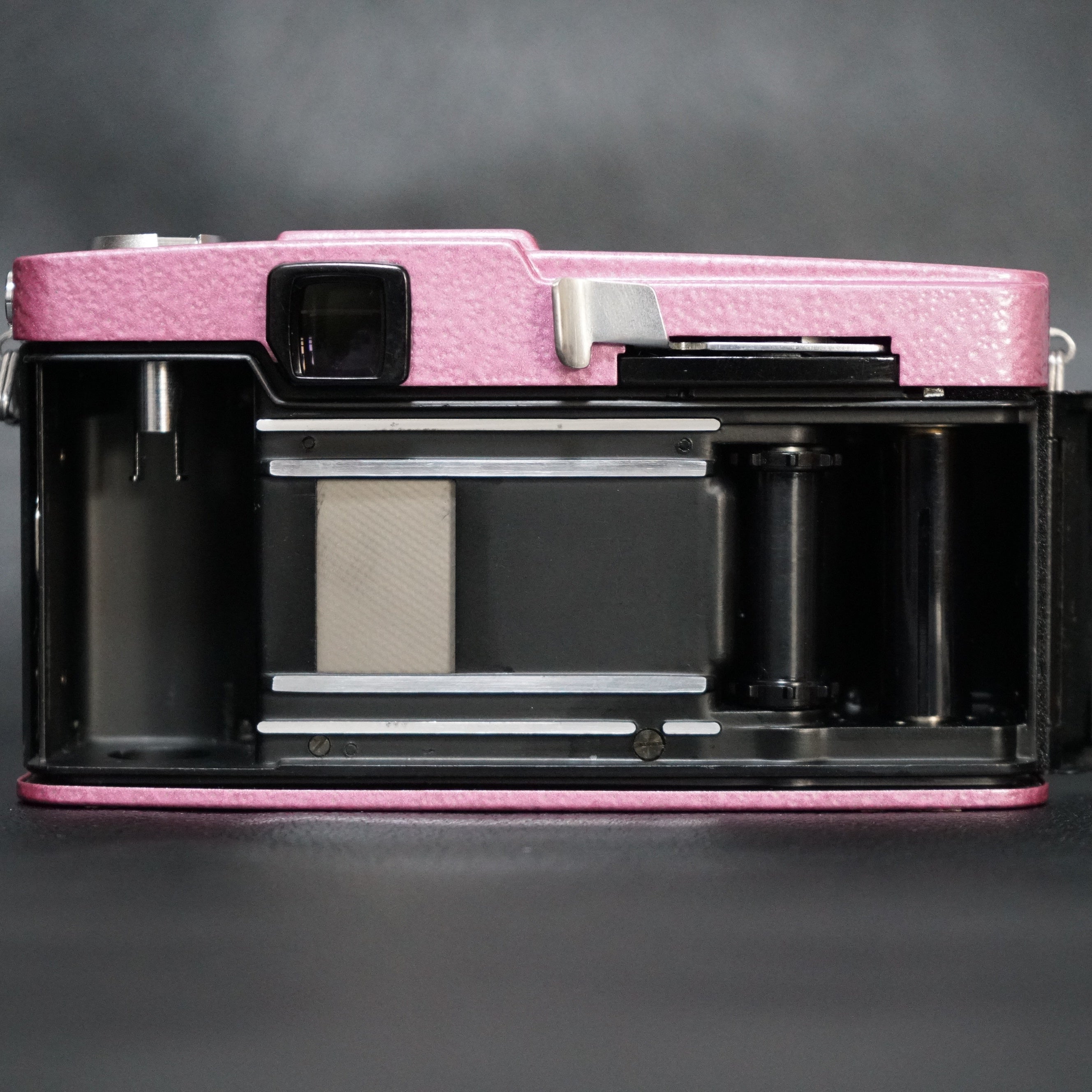 OLYMPUS PEN F / Pink Hammertone / Dark brown Leather / Film Camera