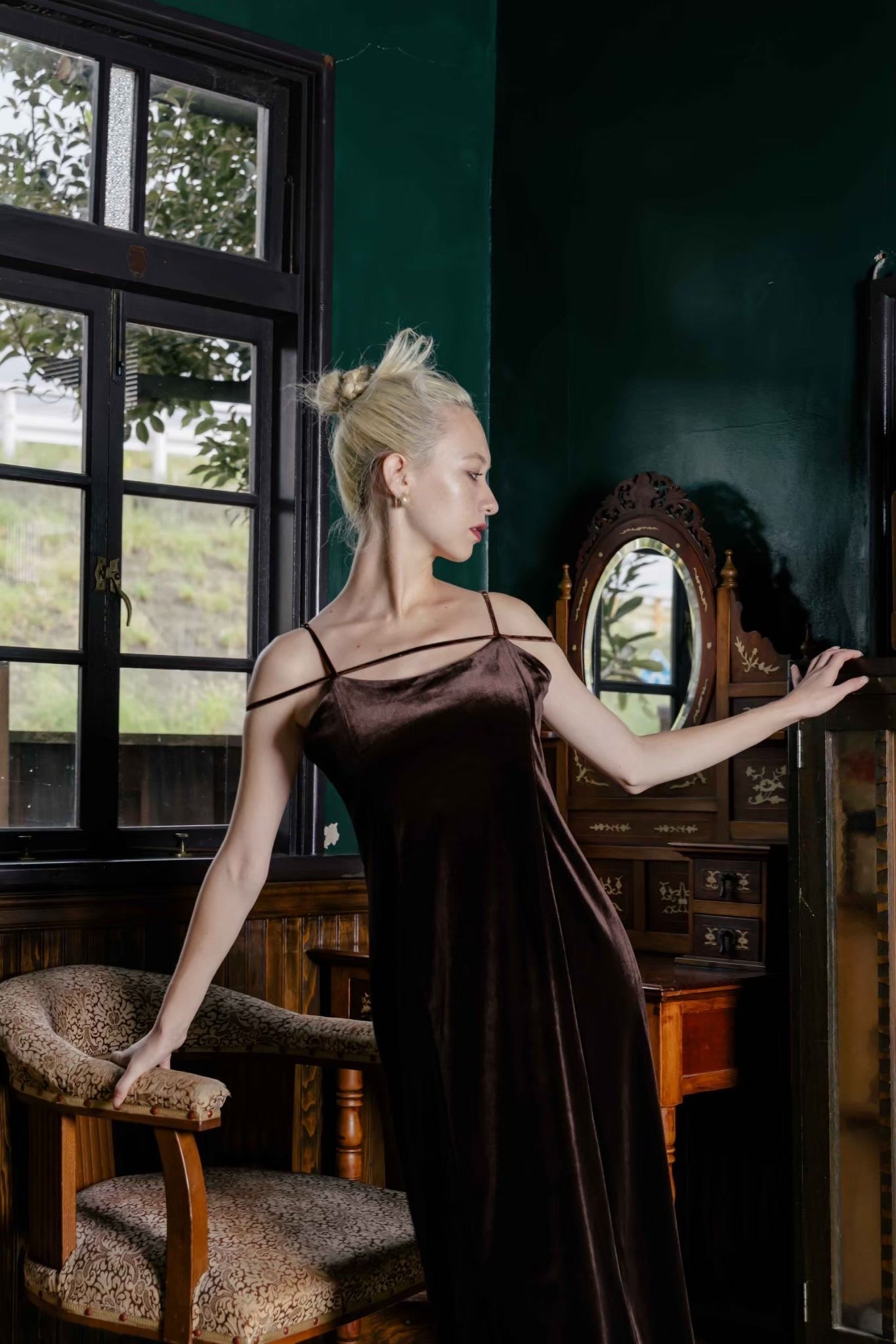 Annecy Velour Onepiece – THE TOÉ