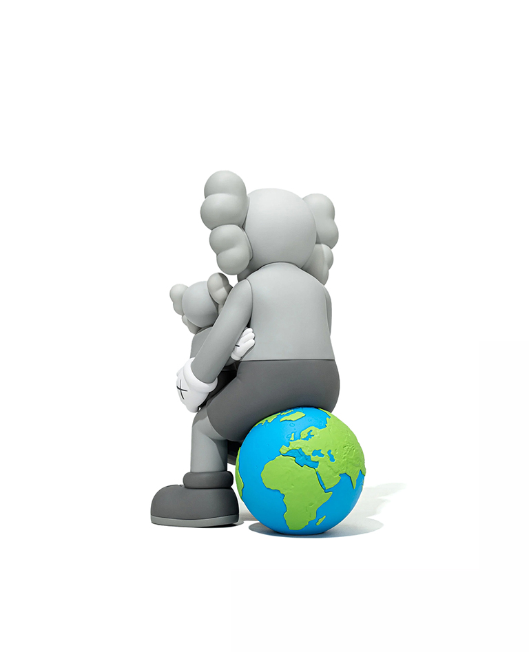 Kaws:ホリデー タイランド ドール グレー - KAWS | THÉM