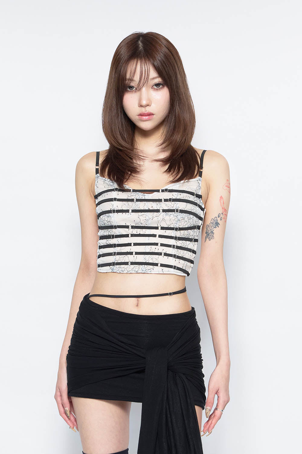 THEREDTHREAD / ザレッドスレッド】S flower taped camisole