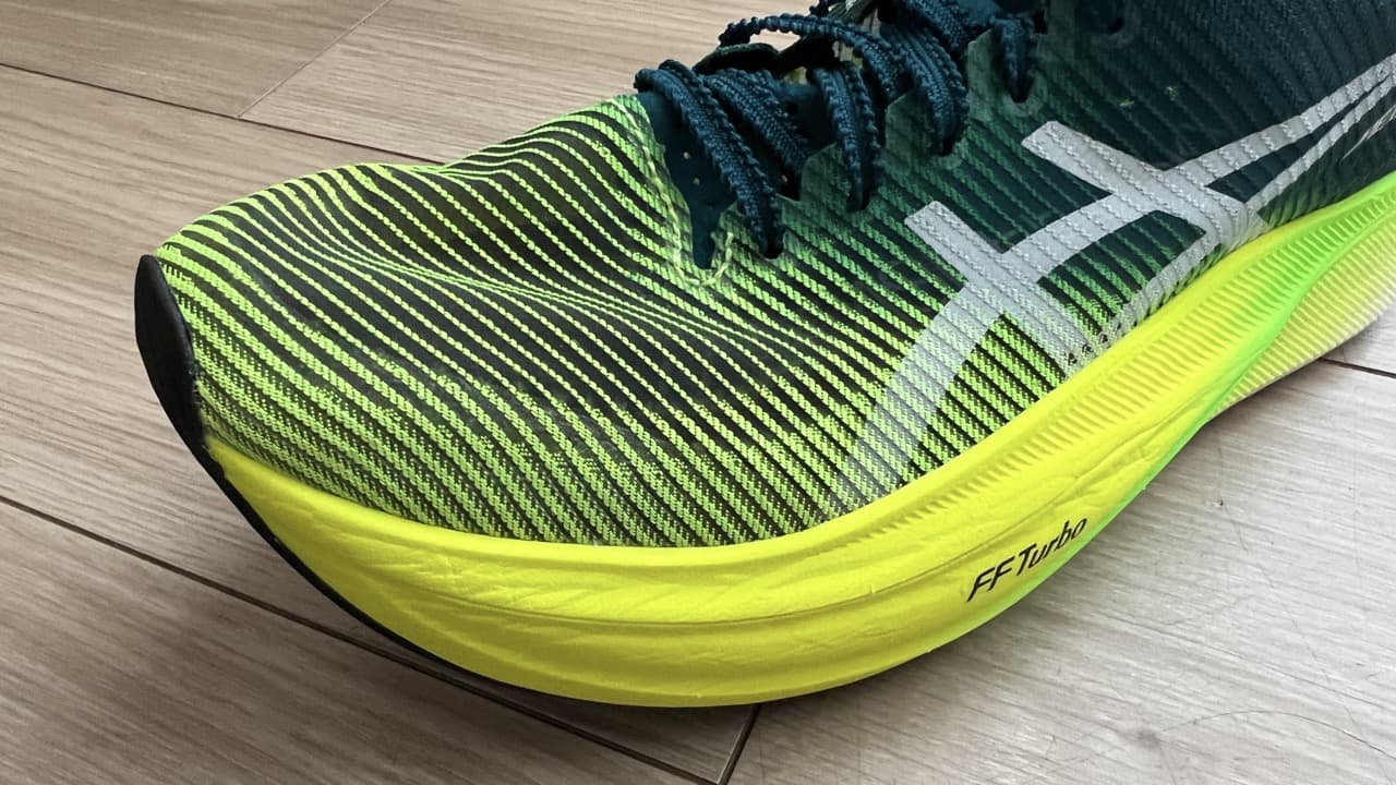 レビュー】Asics メタスピード スカイ プラス（+）｜ともらん！