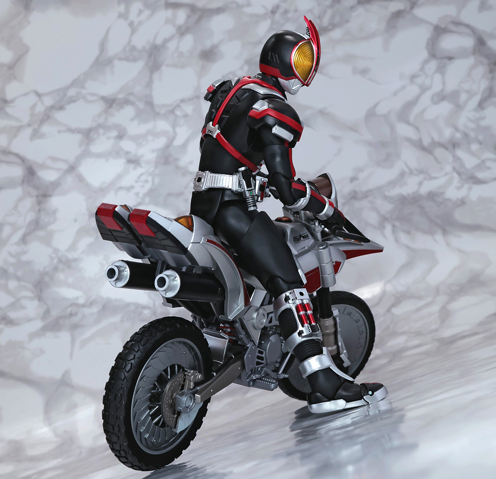 とろ＋ひまつぶし | S.H.フィギュアーツ： オートバジン（ビークル