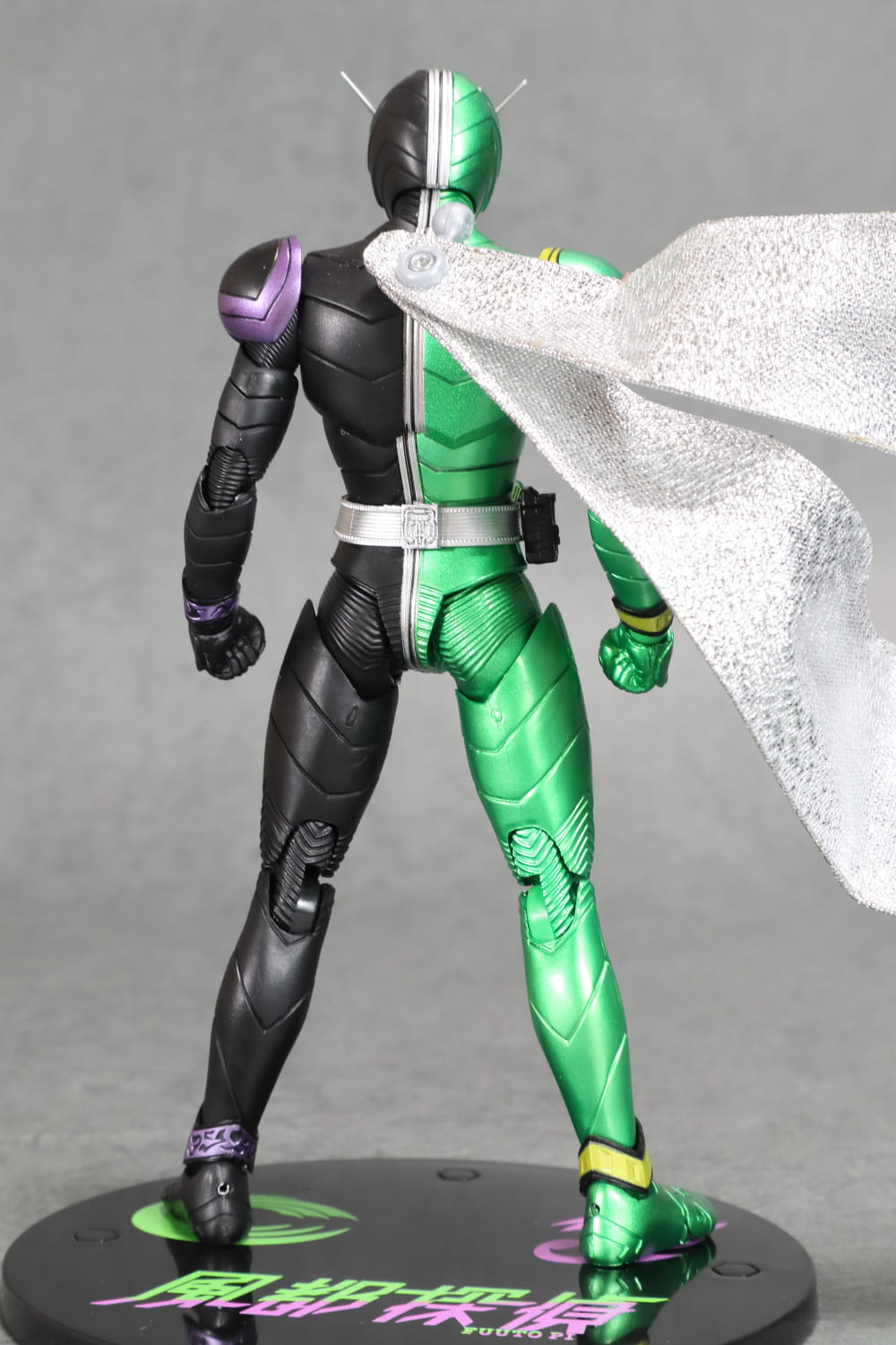 S.H.Figuarts（真骨彫製法） 仮面ライダーW サイクロンジョーカー 風都