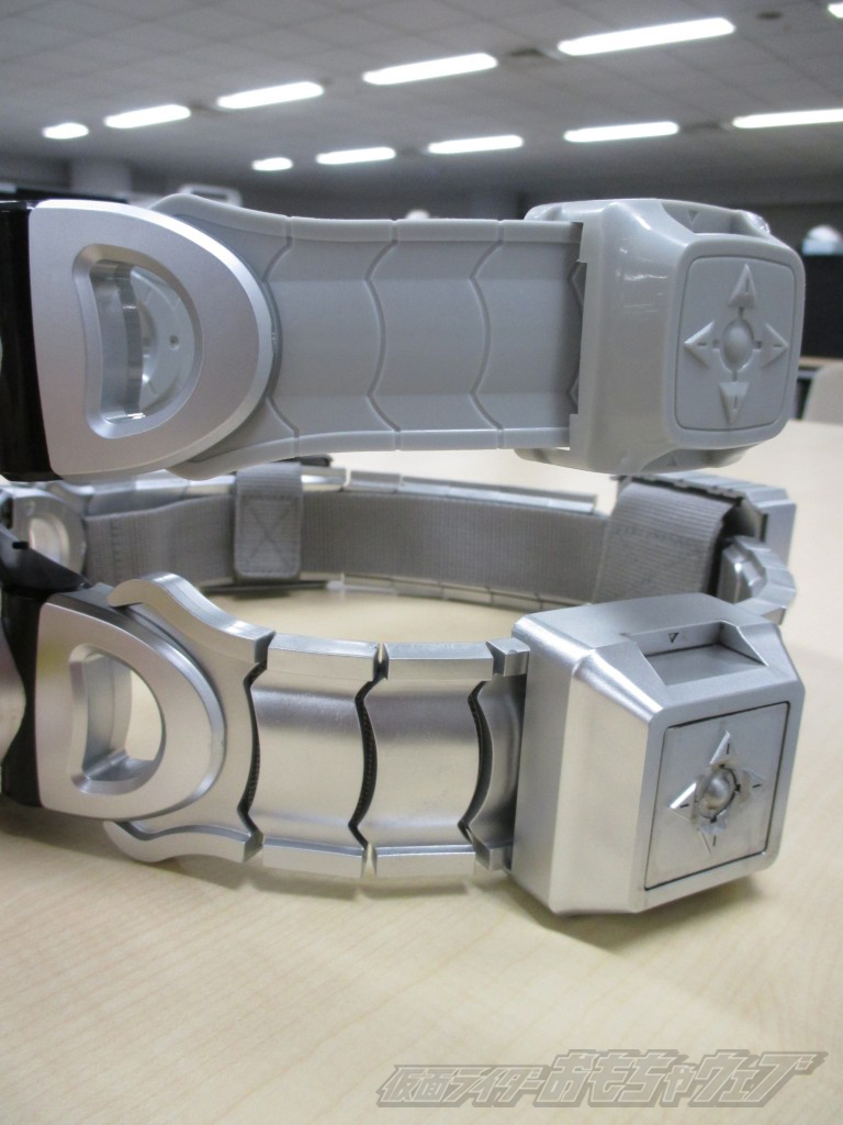 DX版カブトゼクターとの比較｜仮面ライダーおもちゃウェブ｜バンダイ