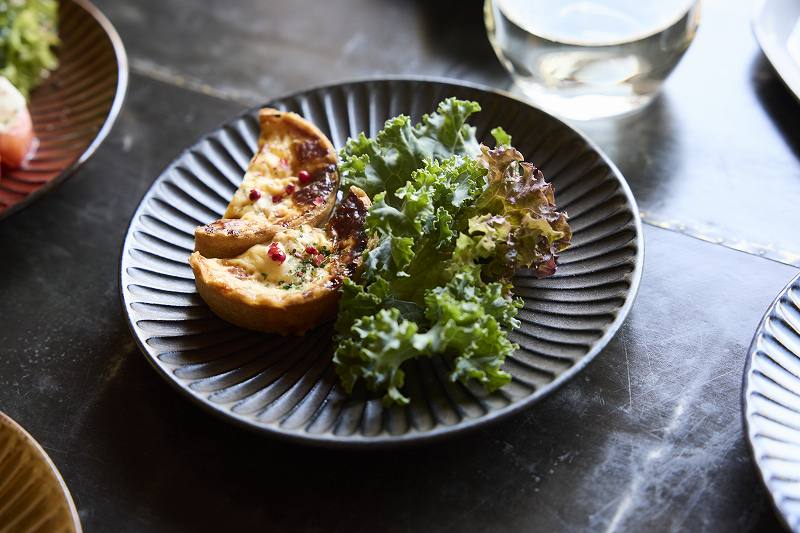 楽天市場】日本製 笠間焼 Rikizo TAMAKI リン プレート19 シノギ ソギ