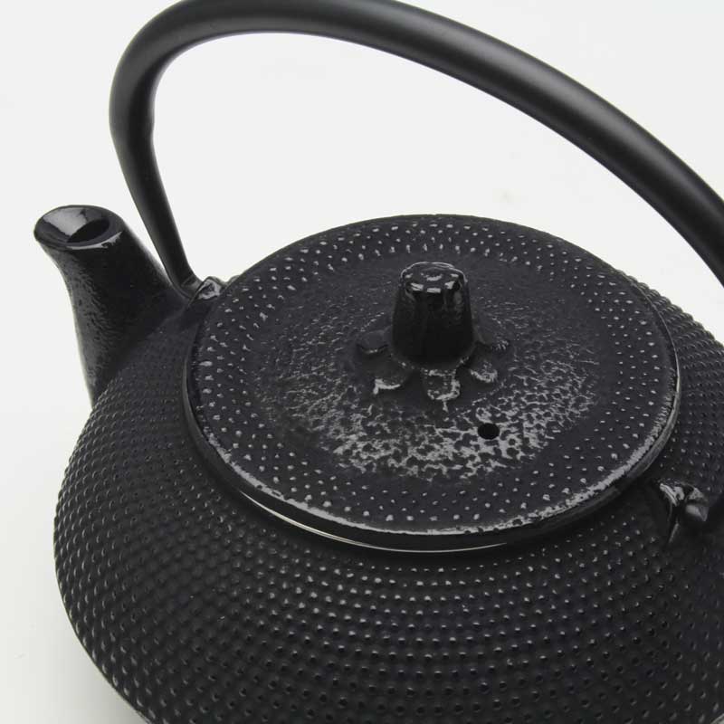 楽天市場】【南部鉄器】鉄瓶 鉄急須 兼用瓶 丸アラレ（茶こし付） 0.5L