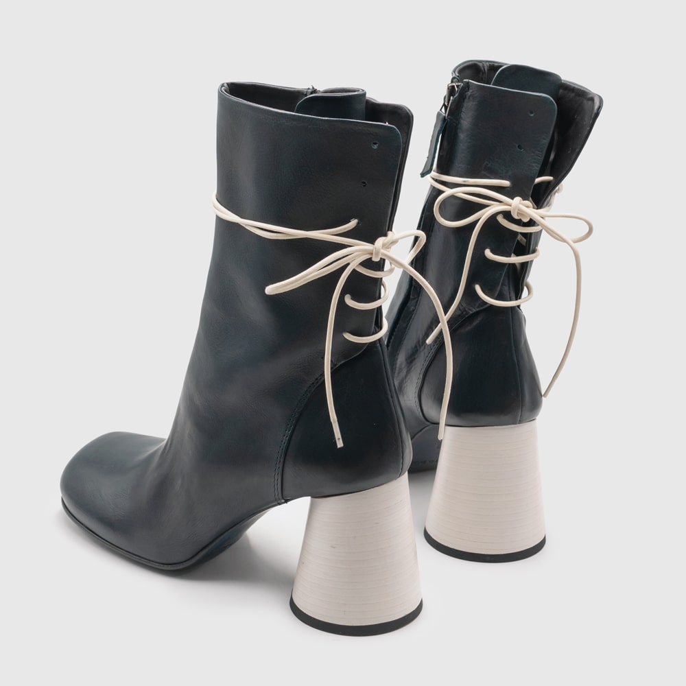 ERNESTO DOLANIレースアップ チャンキヒールーブーツ Import & Select（インポートアンドセレクト）の「ERNESTO DOLANI