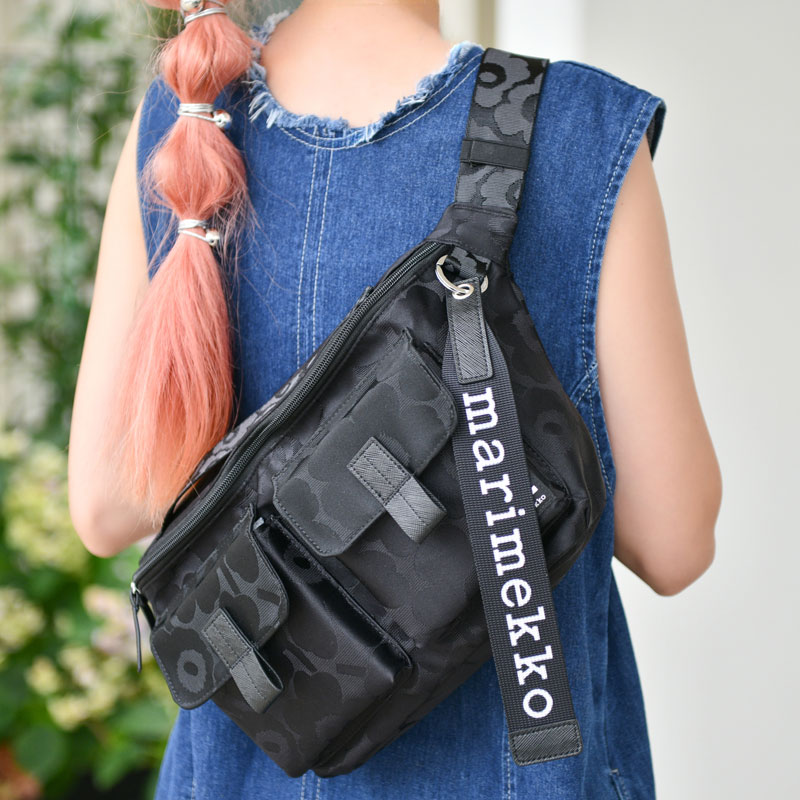 楽天市場】マリメッコ スリングバッグ M ウニッコ ブラック marimekko