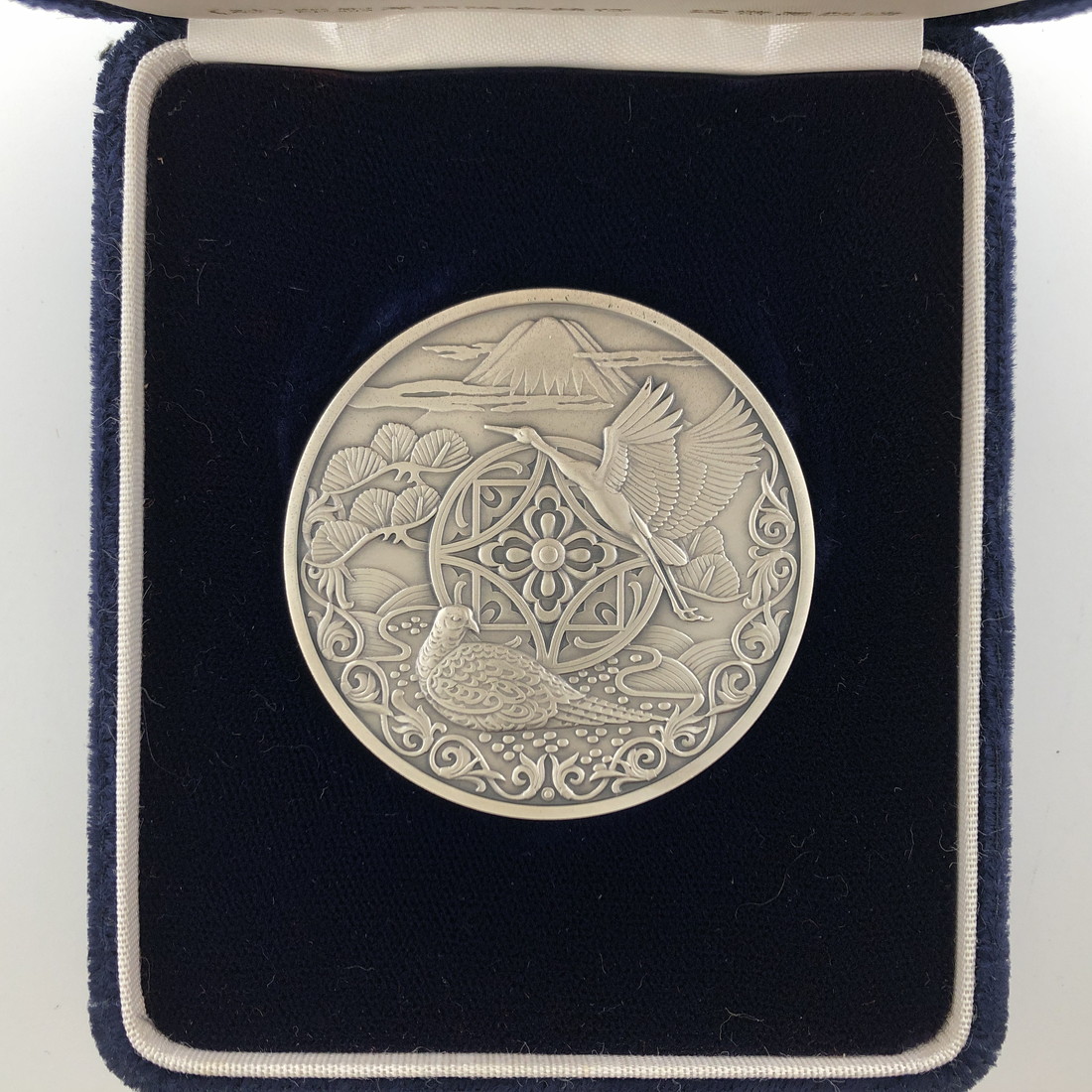 楽天市場】新日本銀行券発行記念メダル 1984年（純銀製） 銀メダル記念