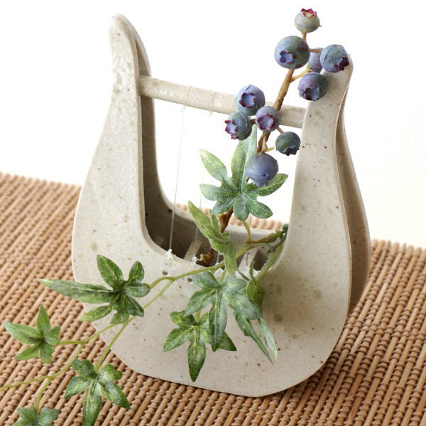 楽天市場】花瓶 陶器 一輪挿し 瀬戸焼 日本製 ハープ 竪琴 置物