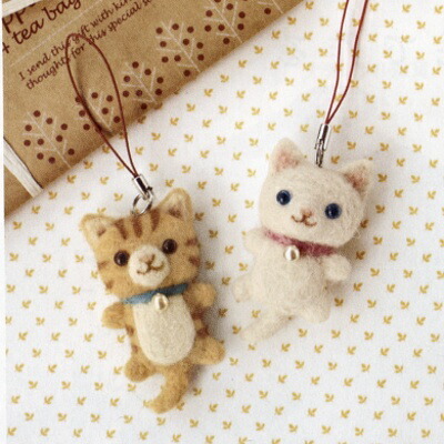 楽天市場】羊毛フェルトキット 白ねことトラねこのストラップ 羊毛