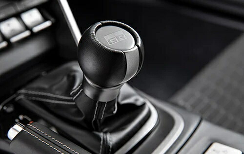 楽天市場】GR86用 トヨタ純正「GR」ロゴプレート付きレザーシフトノブ