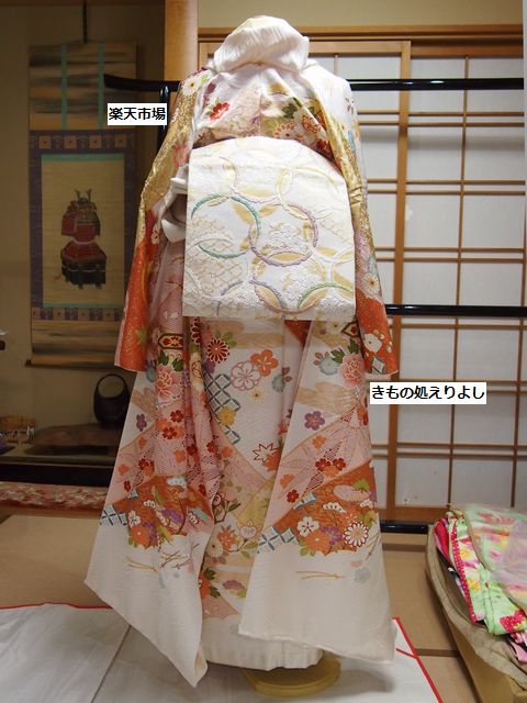 楽天市場】振袖 金駒刺繍入り 金彩加工 純古典柄 雲取りや遠山に四季の