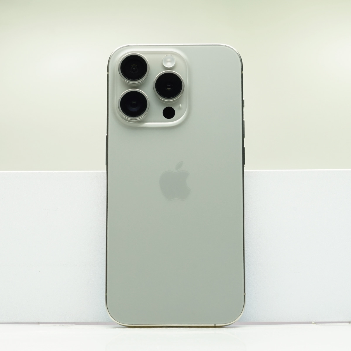 楽天市場】iPhone 15 Pro SIMフリー 中古 本体 スマホ スマートフォン