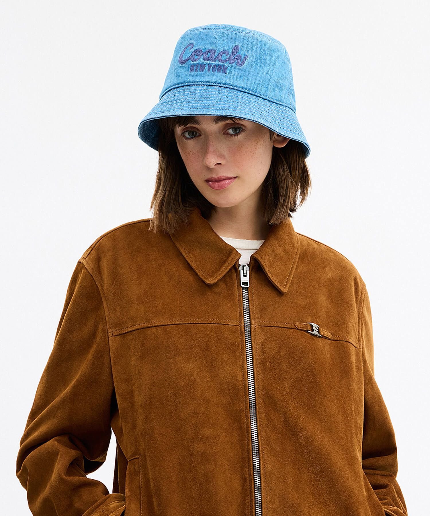 COACH｜【公式】コーチ スクリプト エンブロイダード デニム バケット