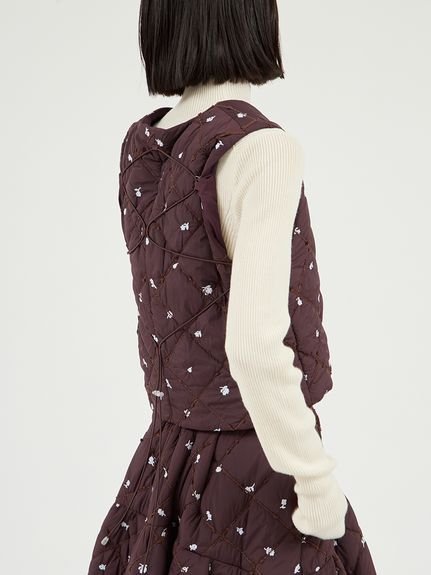 emmi｜フラワーエンブロイダリーキルティングベスト | Rakuten Fashion
